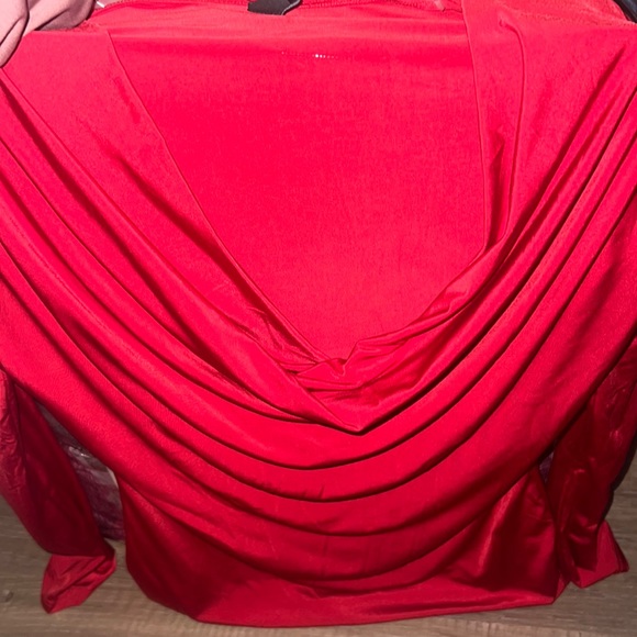 Windsor Red Long Sleeve - Picture 2 of 3